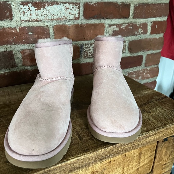 UGGs, mini light pink new with tags - Picture 7 of 13